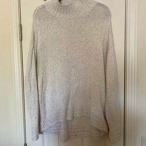 Sweater with hem detail